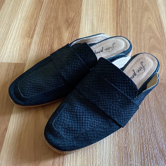 Free People black snake loafer - Picture 4 of 6